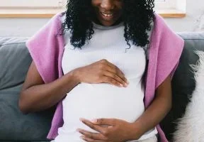 چگونه از سلامت روان خود در چهارمین سه‌ماهه بارداری محافظت کنیم؟