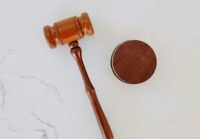 پرونده لیندزی کلنسی: فراتر از یک تراژدی؛ درس‌هایی برای شناخت و درمان بیماری‌های روانی شدید